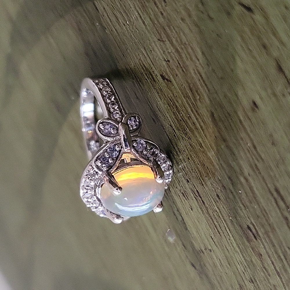 BEAUTIFUL RING - Picture 3 of 7